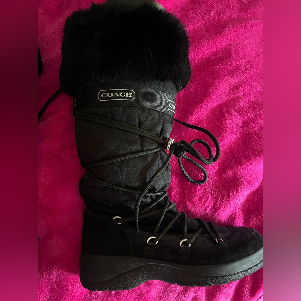 Vintage Coach Women's Black Winter Lace-Up Boots